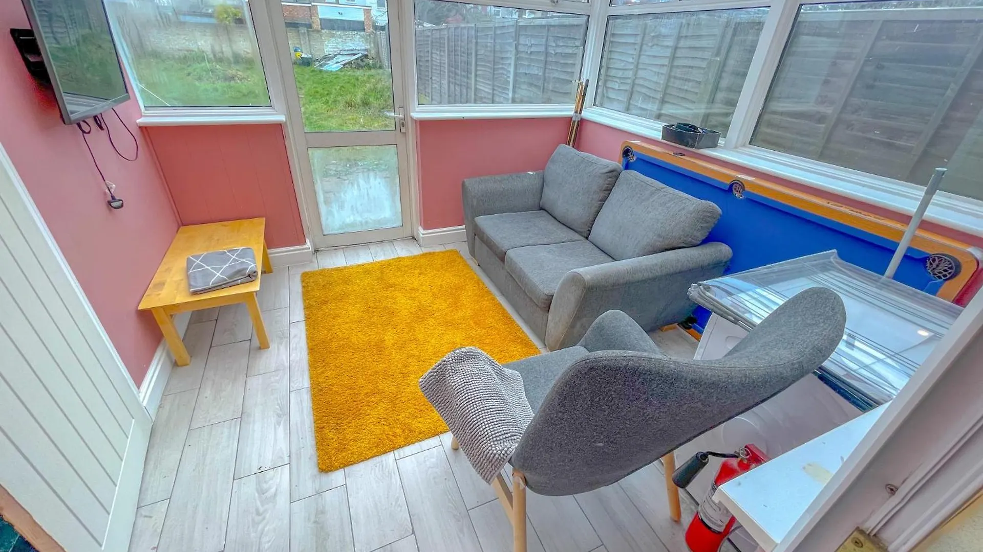 Luxury Retreat 5 Bedrooms With Driveway & Garden Welling Vakantiehuis