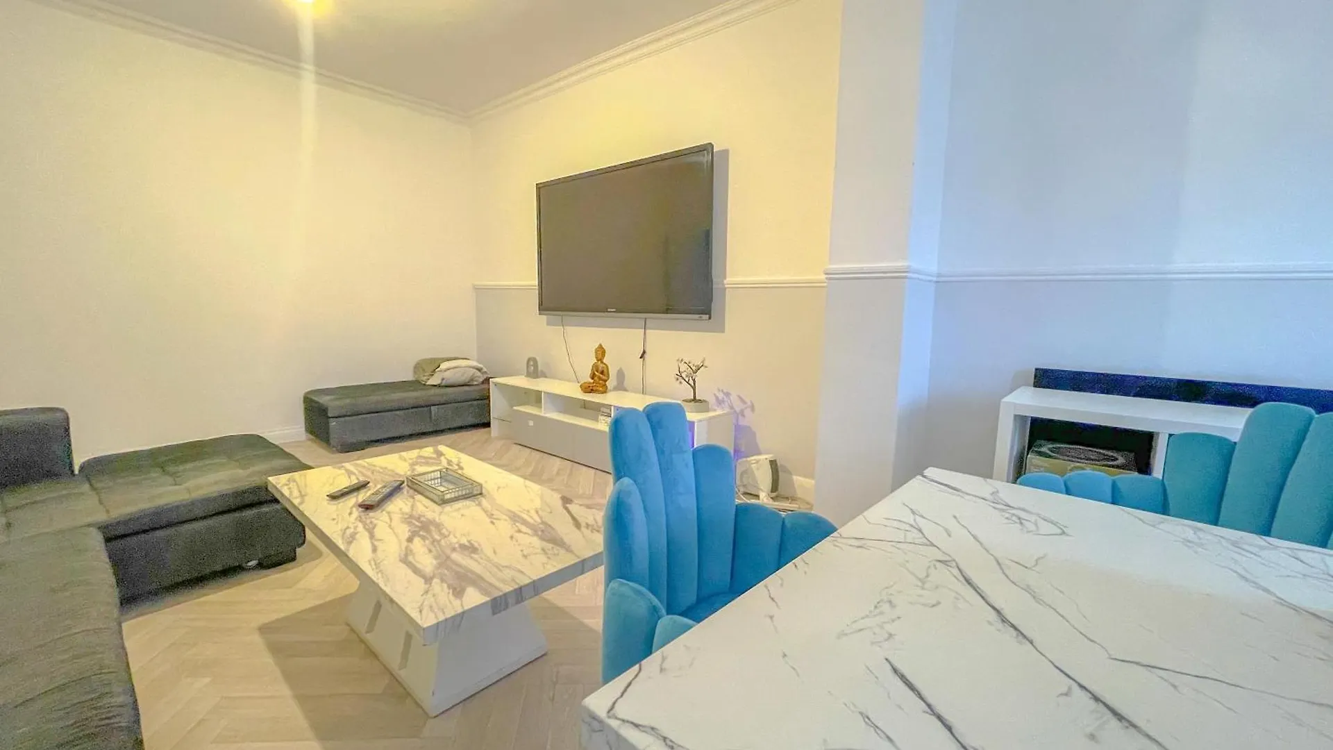 Luxury Retreat 5 Bedrooms With Driveway & Garden Welling Verenigd Koninkrijk